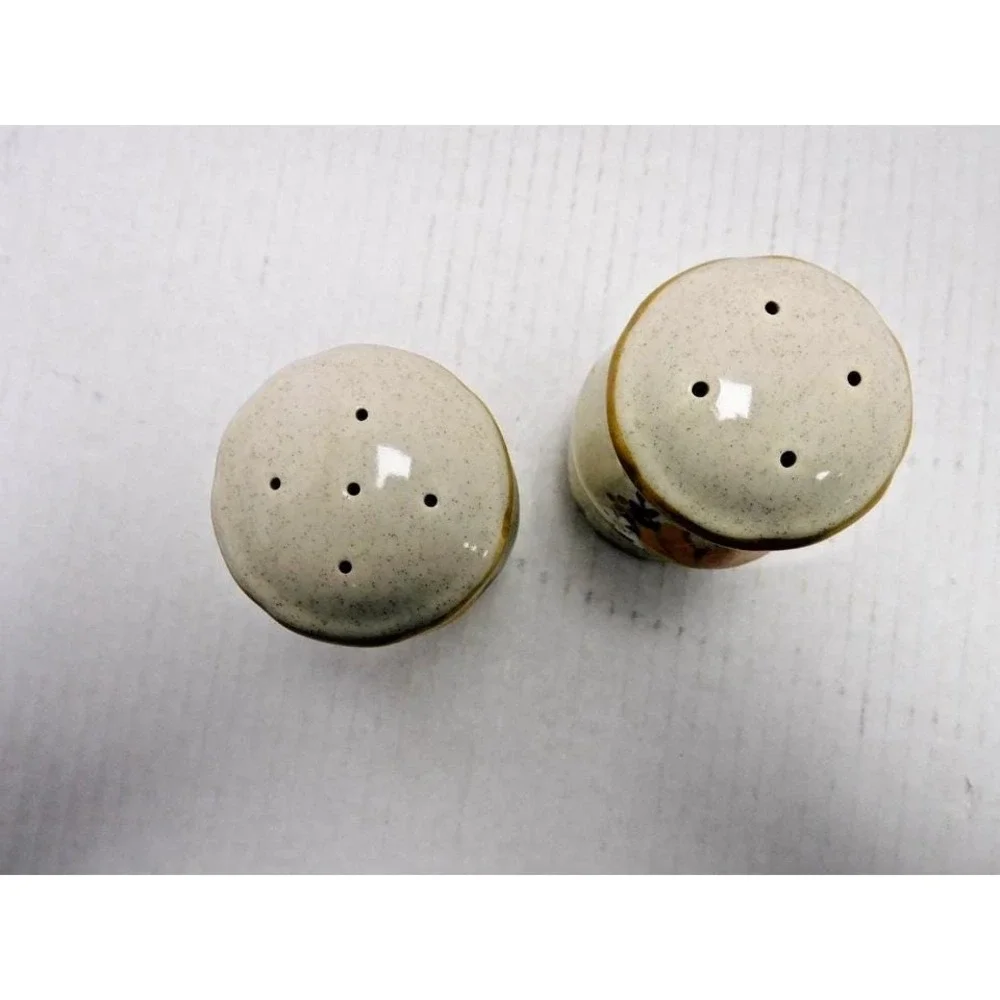 Vintage Mikasa Sunny Side Salt & pepper Shakers Model EB802 3.5